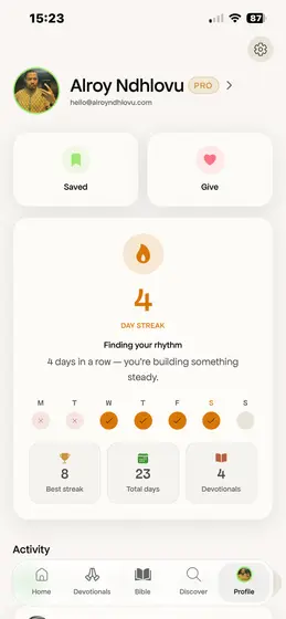 Profile screen showing a four day reading streak and totals.